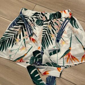 VICI - caramela shorts